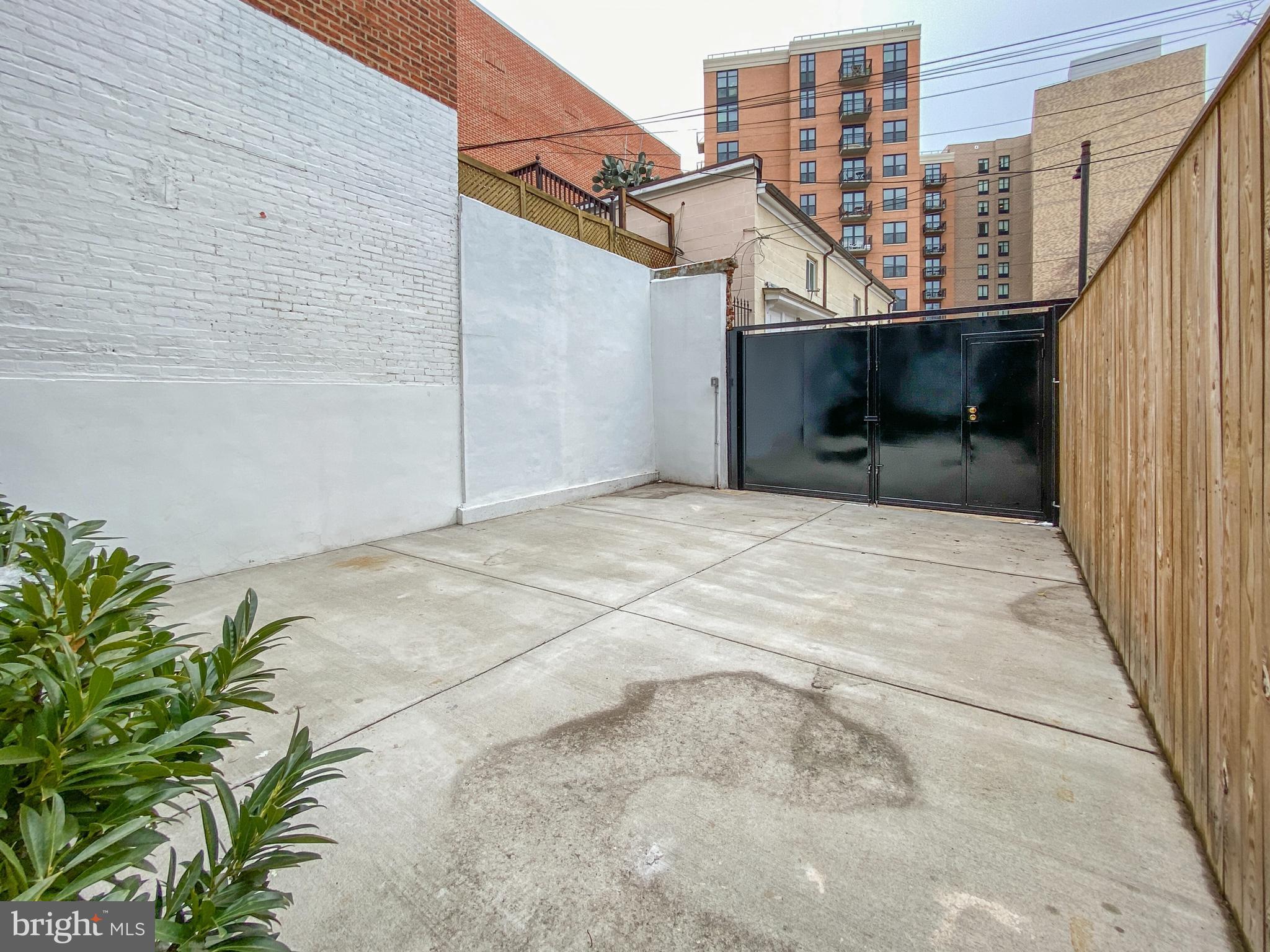 448 M Street Northwest, Unit 1 Washington, DC 20001 - Photo 31 of 33