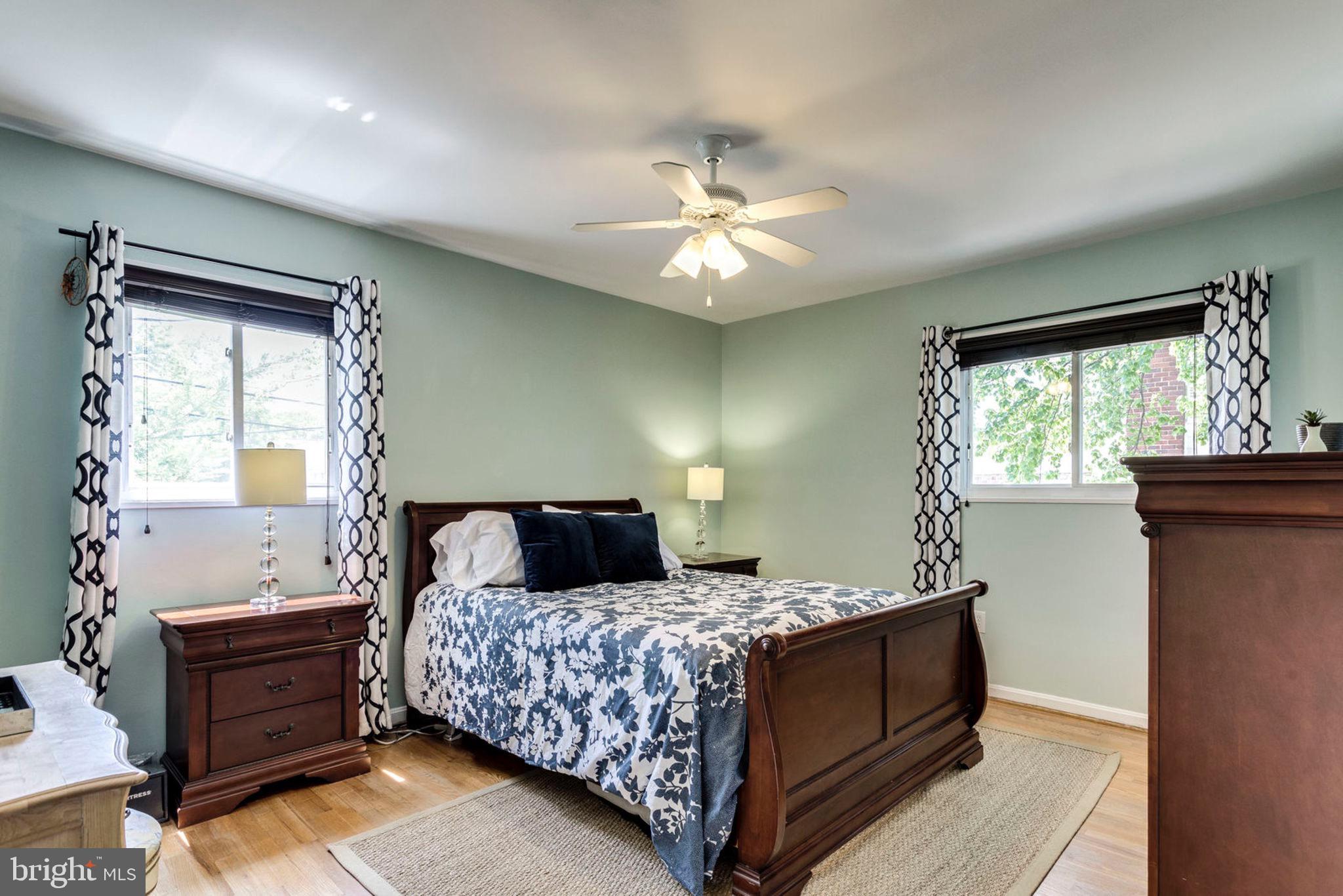 3002 Farm Road Alexandria, VA 22302 - Photo 19 of 40 Master suite