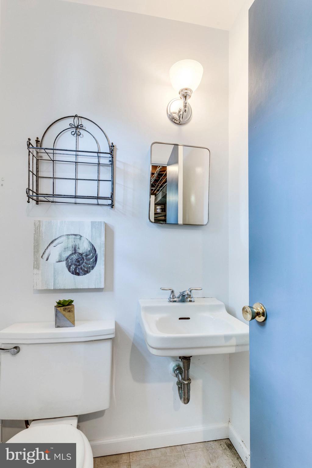 3002 Farm Road Alexandria, VA 22302 - Photo 34 of 40 Half bath on lower level