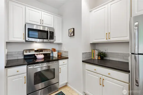 $450,000 | 2110 California Avenue Southwest, Unit C, Seattle, WA 98116