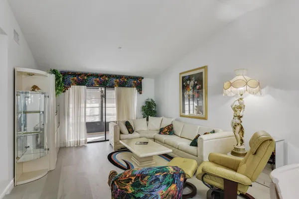 $219,000 | 15342 Lakes Of Delray Boulevard, Unit 98, Delray Beach, FL 33484