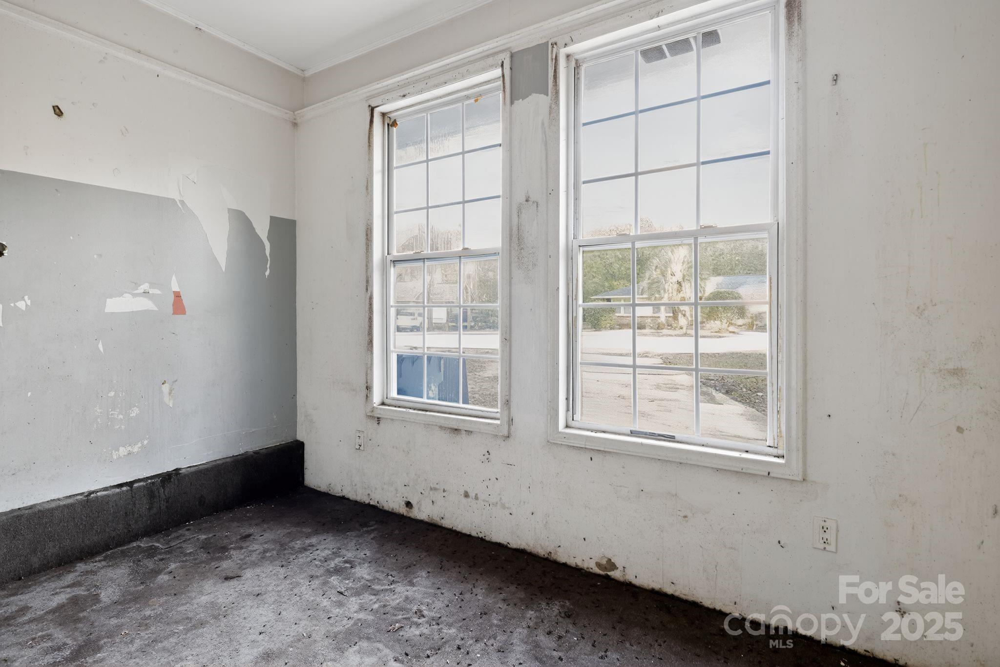 3116 Truman Street Columbia, SC 29204 - Photo 10 of 34 an empty room with a window