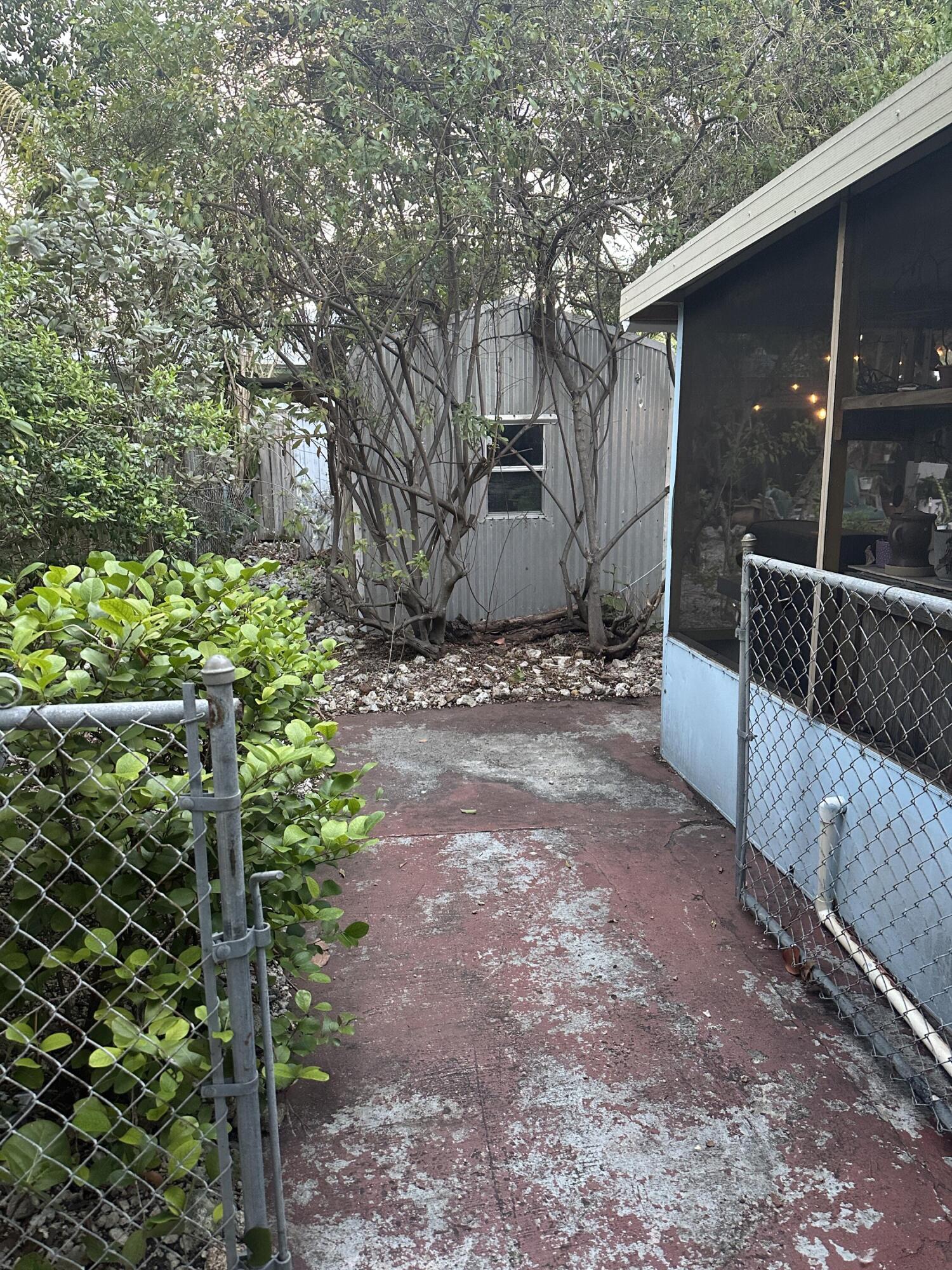 229 2nd Road Key Largo, FL 33037 - Photo 7 of 67 07_beyc69dfdd8528c36