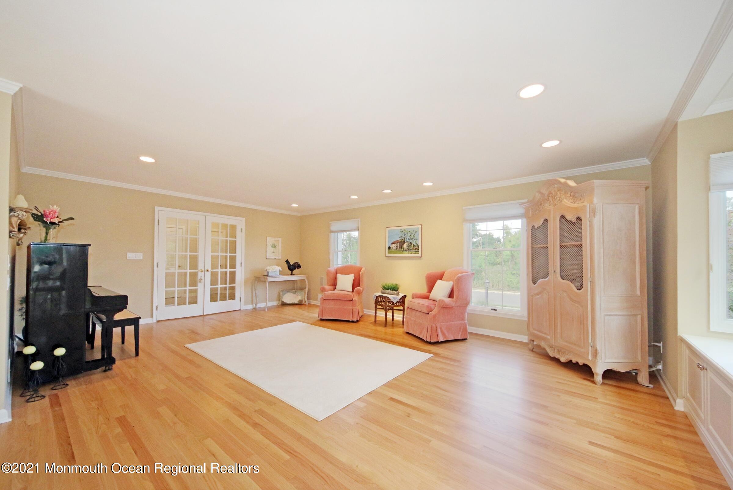96 Lippincott Road Little Silver, NJ 07739 - Photo 23 of 61 Living Room