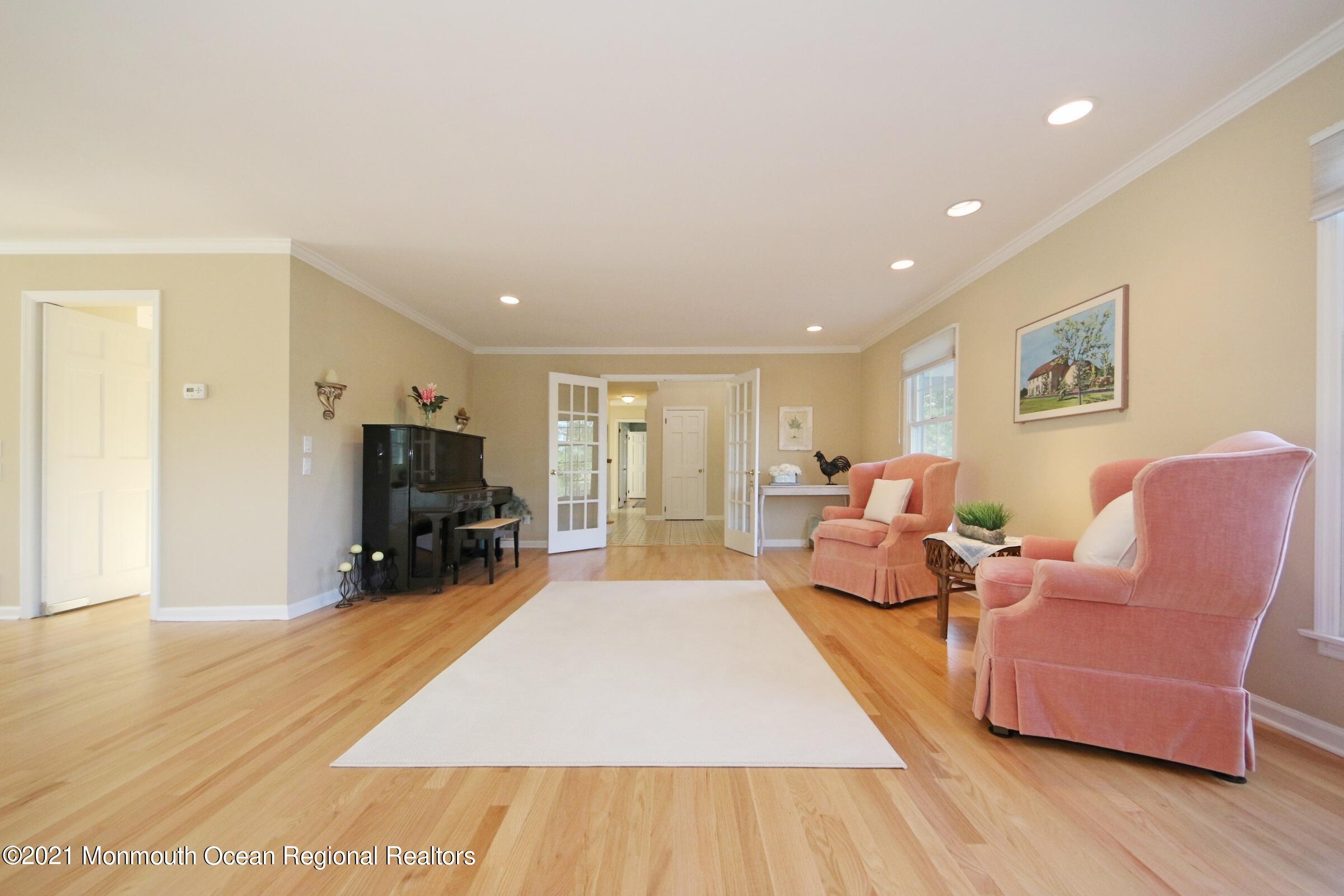 96 Lippincott Road Little Silver, NJ 07739 - Photo 24 of 61 Living Room