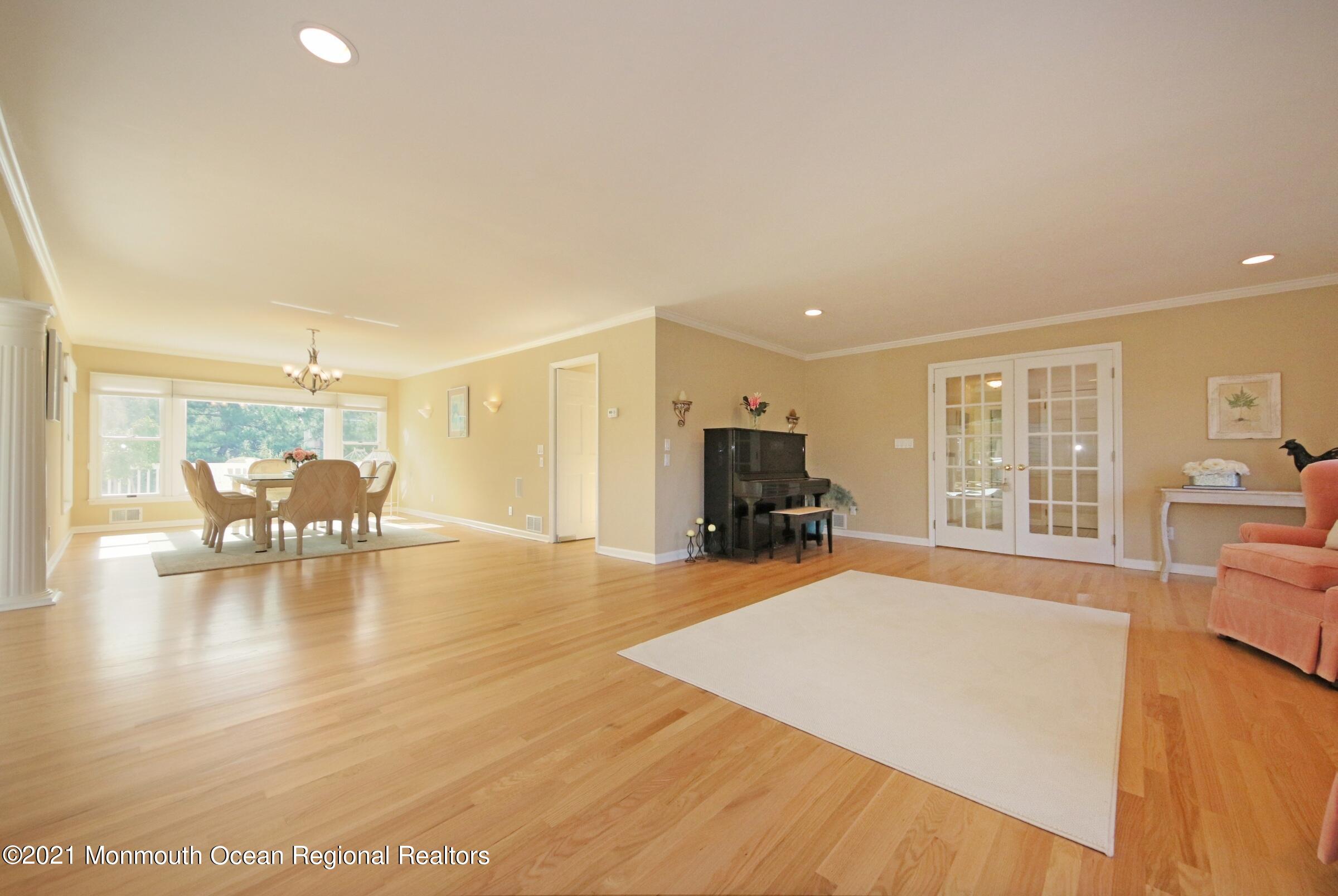 96 Lippincott Road Little Silver, NJ 07739 - Photo 25 of 61 Living Room