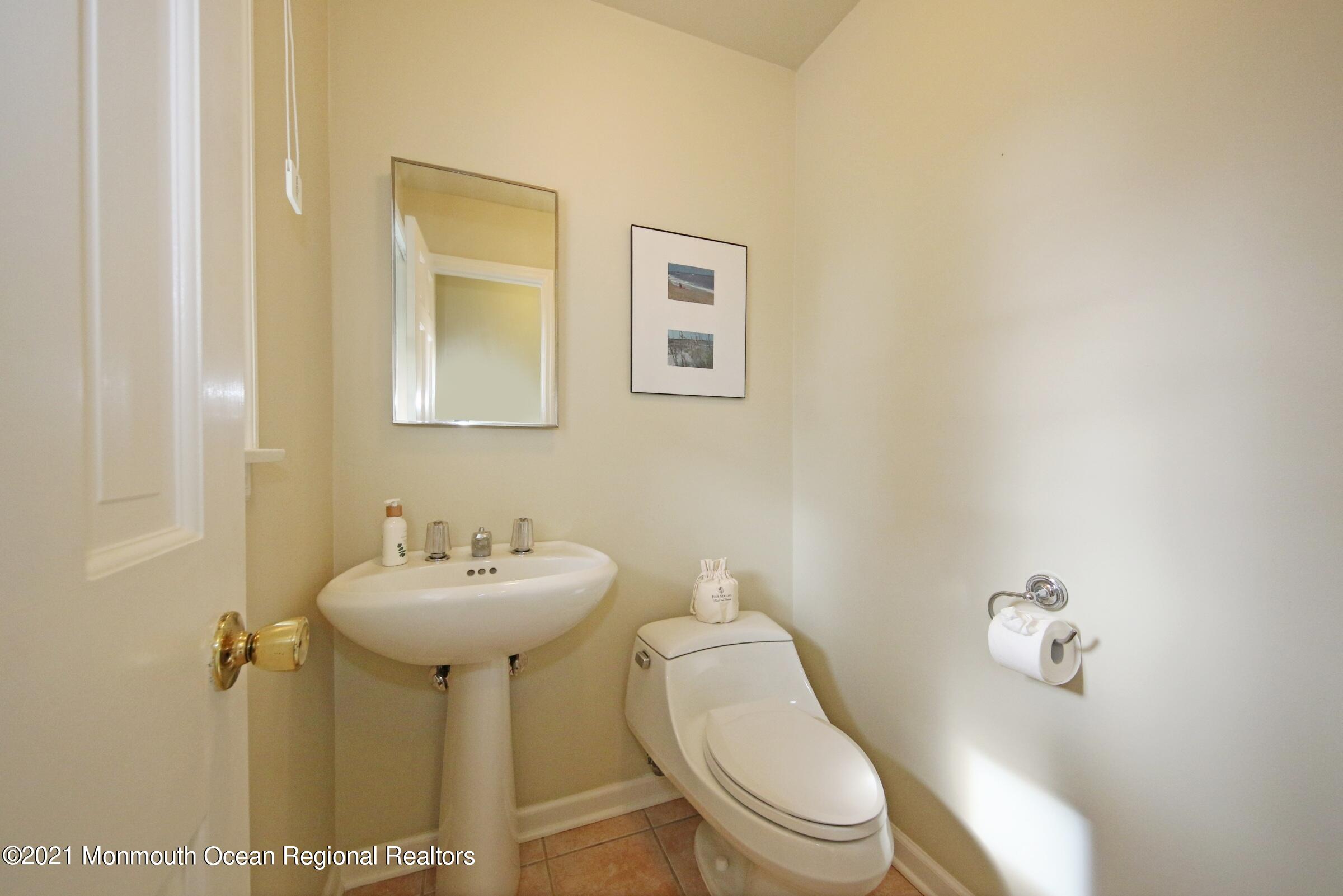 96 Lippincott Road Little Silver, NJ 07739 - Photo 53 of 61 1st fl powder room