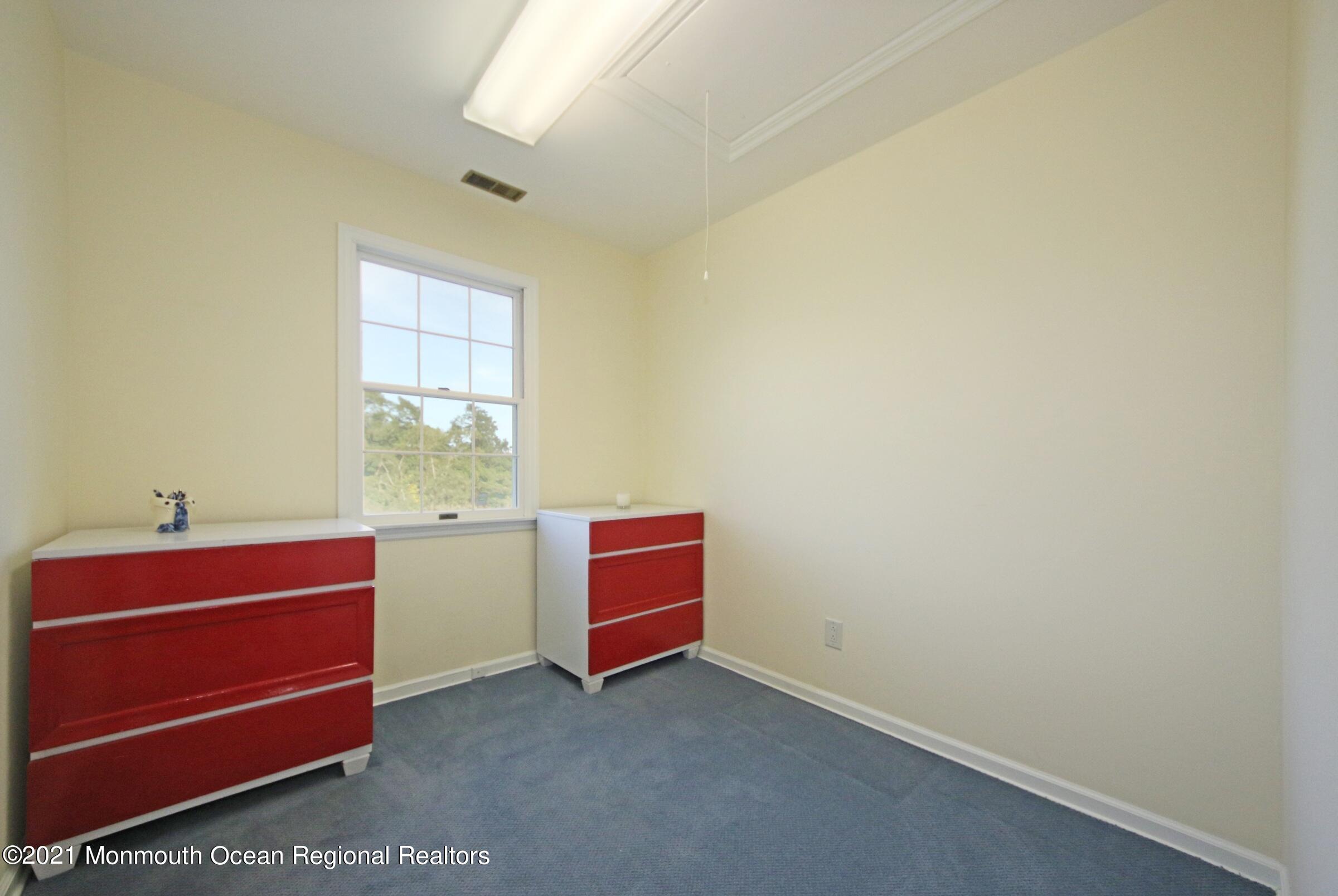 96 Lippincott Road Little Silver, NJ 07739 - Photo 59 of 61 2nd fl. Office