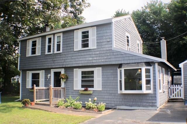 Very sweet home with nice yard,...