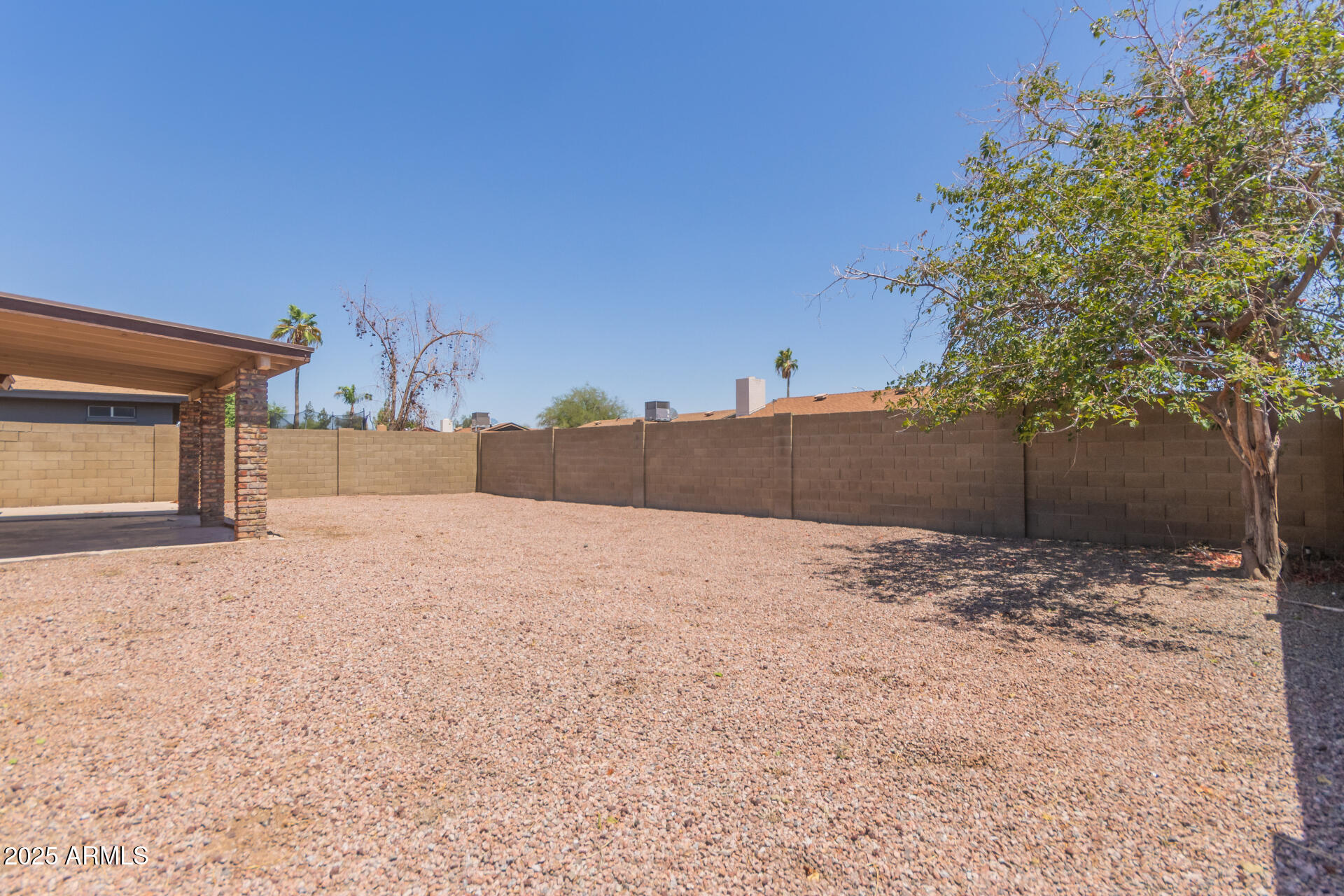 137 West Wagoner Road Phoenix, AZ 85023 - Photo 28 of 30 Backyard