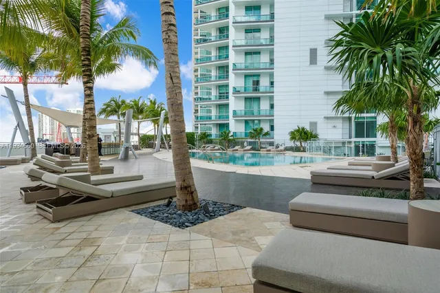 $995,000 | 900 Biscayne Boulevard, Unit 2312, Miami, FL 33132