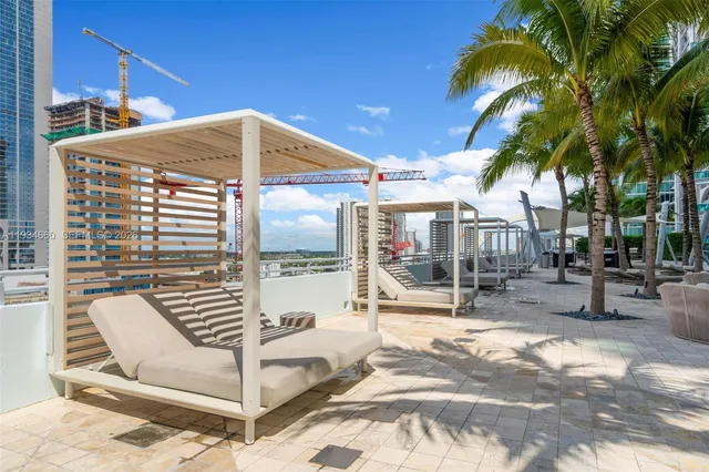 $995,000 | 900 Biscayne Boulevard, Unit 2312, Miami, FL 33132