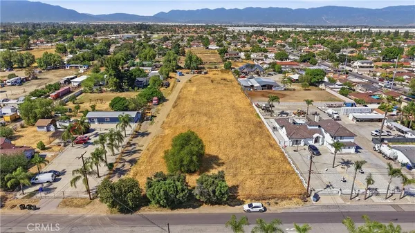 $600,000 | 18438 Hawthorne Avenue, Bloomington, CA 92316