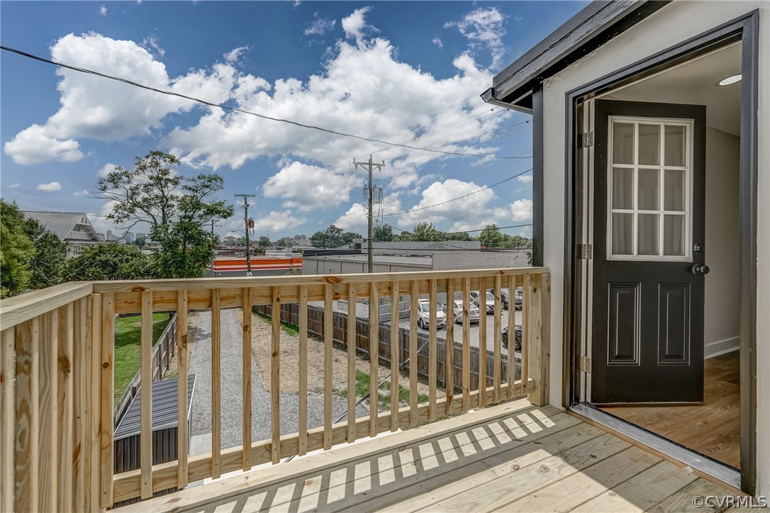 811 Overbrook Road Richmond, VA 23222 - Photo 29 of 50 View of wooden terrace