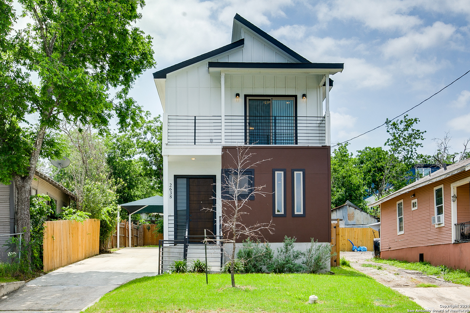 2638 East Commerce St