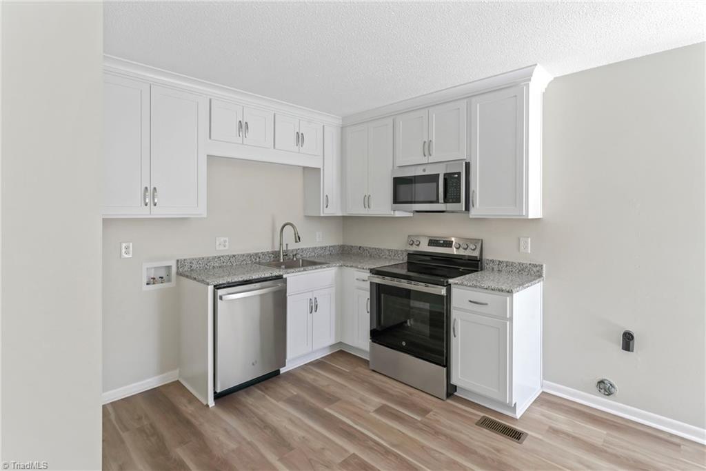 157 Spring Garden Circle High Point, NC 27260 - Photo 12 of 41