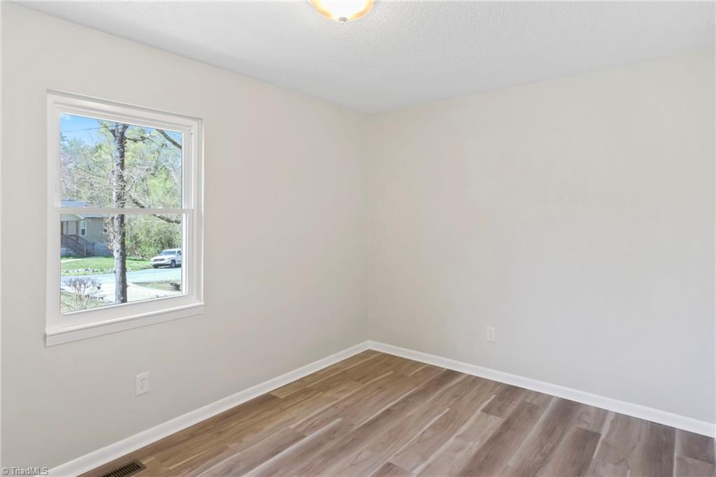 157 Spring Garden Circle High Point, NC 27260 - Photo 26 of 41