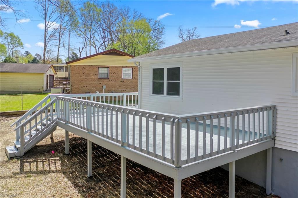 157 Spring Garden Circle High Point, NC 27260 - Photo 32 of 41