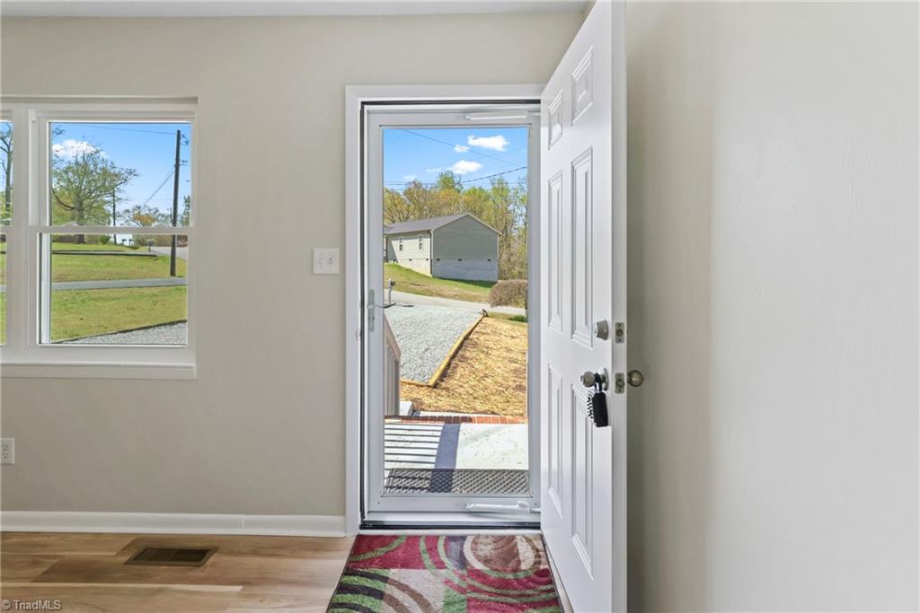 157 Spring Garden Circle High Point, NC 27260 - Photo 8 of 41