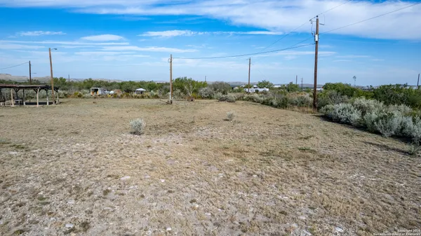 a view of an outdoor space