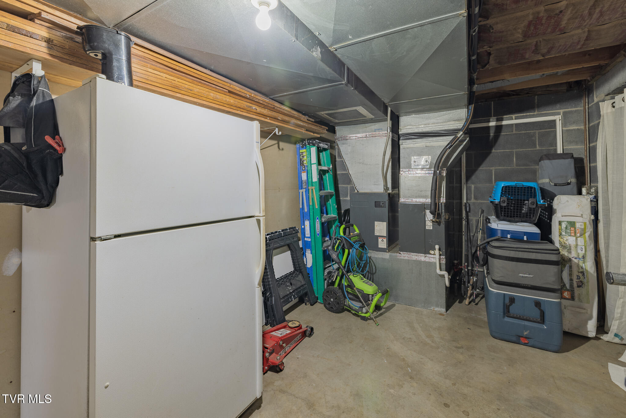 3222 Marbleton Road Unicoi, TN 37692 - Photo 32 of 40 1R9A6351-HDR
