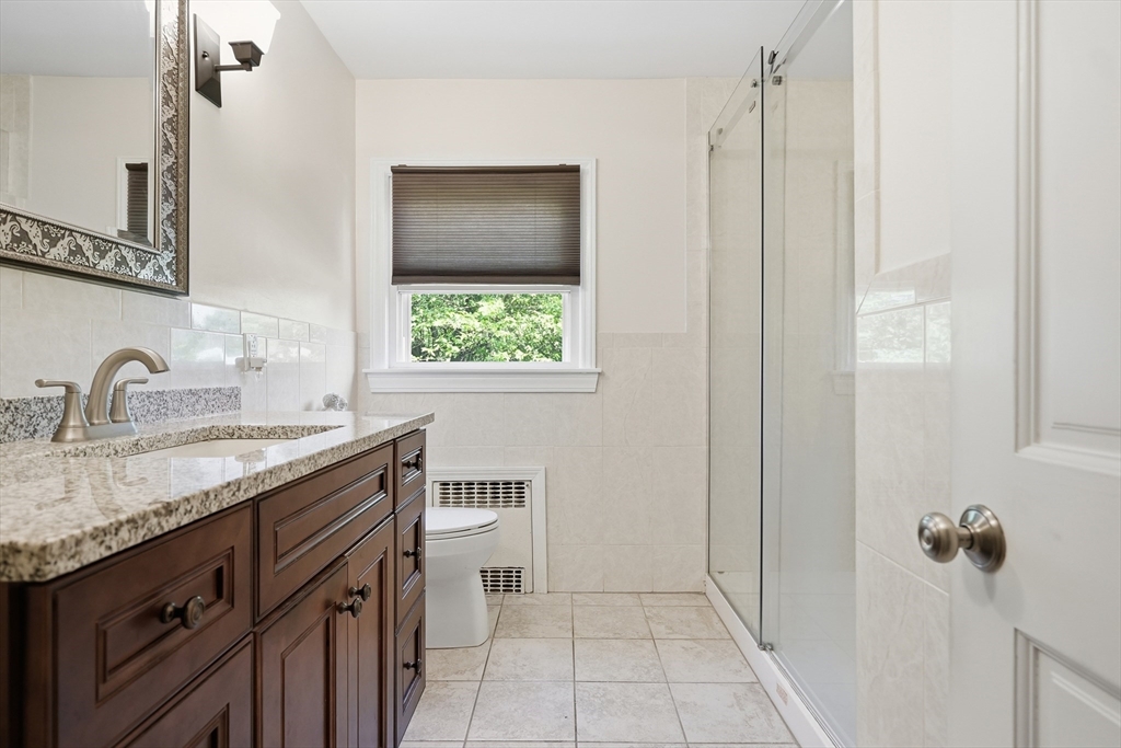 22 Maxdale Road Worcester, MA 01602 - Photo 16 of 34