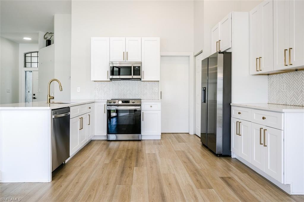 662 Lambton Lane Naples, FL 34104 - Photo 2 of 18