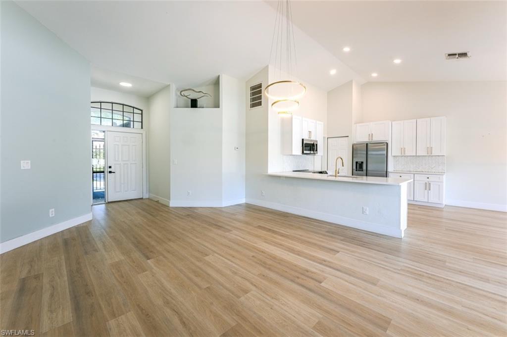 662 Lambton Lane Naples, FL 34104 - Photo 4 of 18