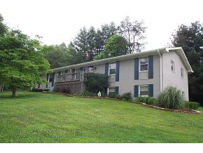 112 Spanish Oak Road Bristol, TN 37620 - Photo 1 of 6 Photo 1
