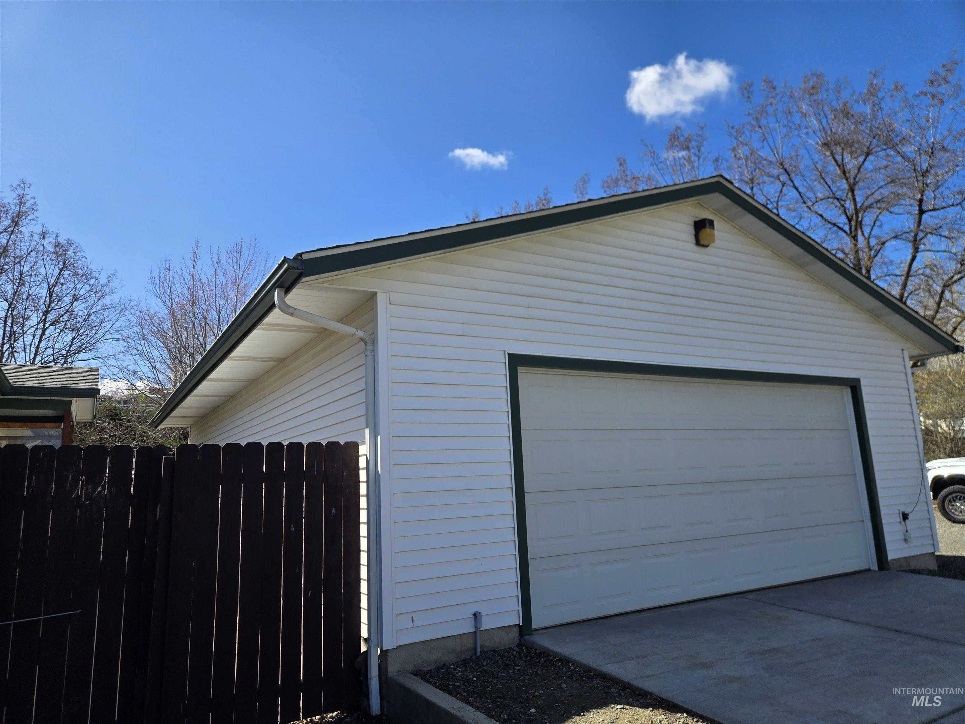 2794 9th Avenue Clarkston, WA 99403 - Photo 32 of 34 View of detached garage