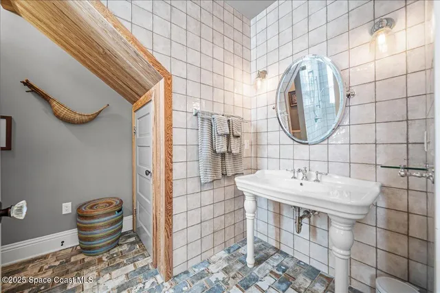 $2,590,000 | 241 Indian River Drive, Cocoa, FL 32922