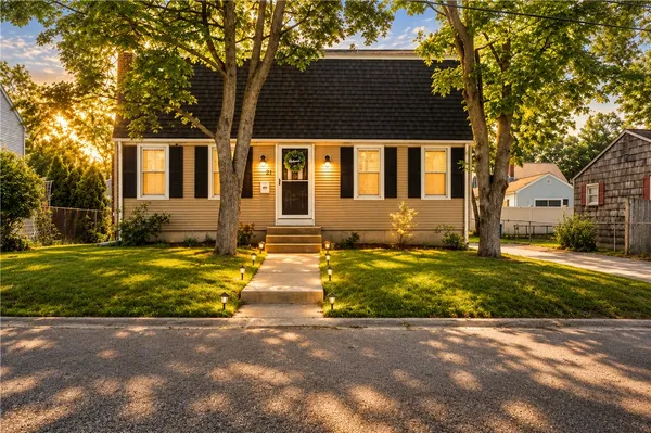 $489,900 | 21 Bailey Street, East Providence, RI 02916