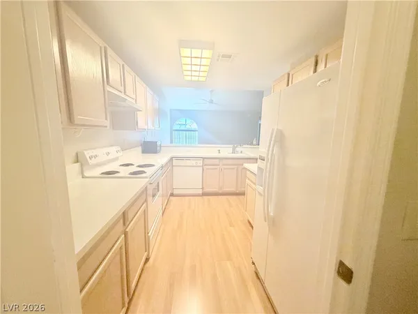 $1,475 | 7061 Roscoe Avenue, Unit 201, Las Vegas, NV 89129