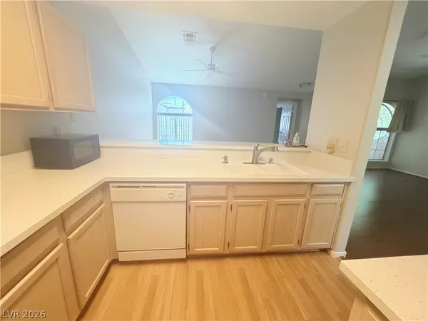 $1,475 | 7061 Roscoe Avenue, Unit 201, Las Vegas, NV 89129