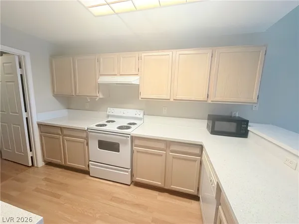 $1,475 | 7061 Roscoe Avenue, Unit 201, Las Vegas, NV 89129