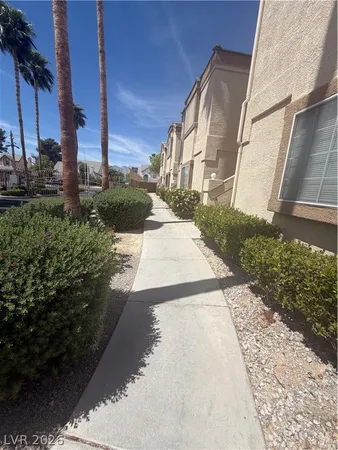 $1,475 | 7061 Roscoe Avenue, Unit 201, Las Vegas, NV 89129