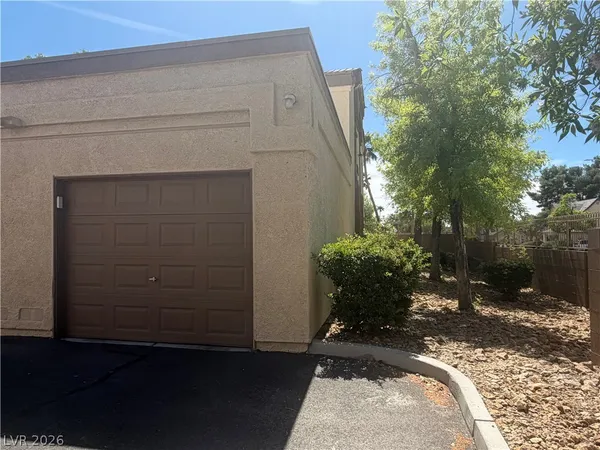 $1,475 | 7061 Roscoe Avenue, Unit 201, Las Vegas, NV 89129