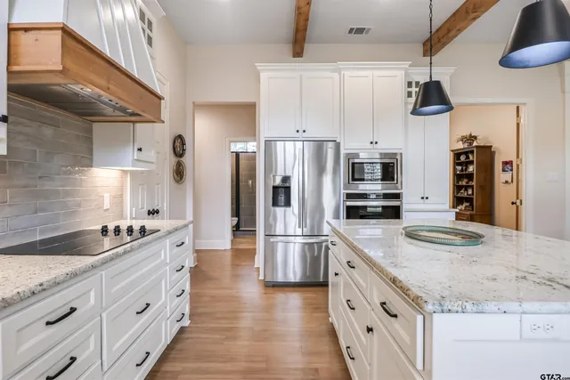 $548,900 | 15733 County Road 1104, Flint, TX 75762