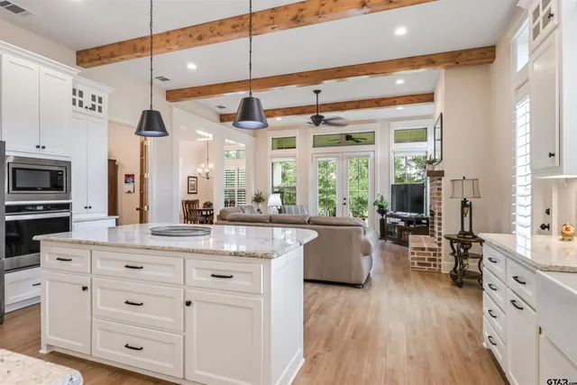 $548,900 | 15733 County Road 1104, Flint, TX 75762