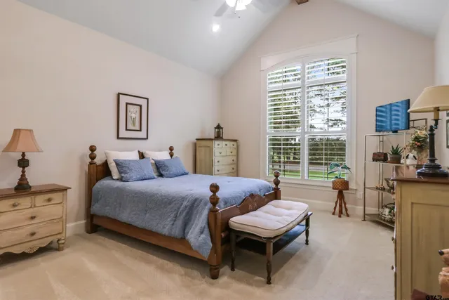 $548,900 | 15733 County Road 1104, Flint, TX 75762