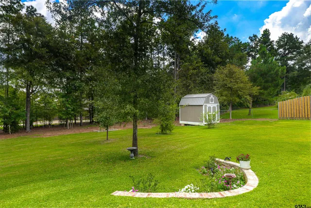 $548,900 | 15733 County Road 1104, Flint, TX 75762