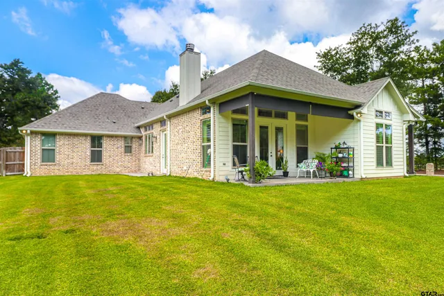 $548,900 | 15733 County Road 1104, Flint, TX 75762