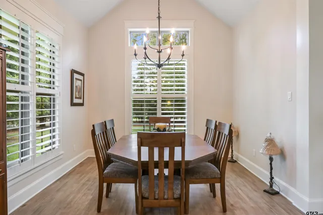 $548,900 | 15733 County Road 1104, Flint, TX 75762