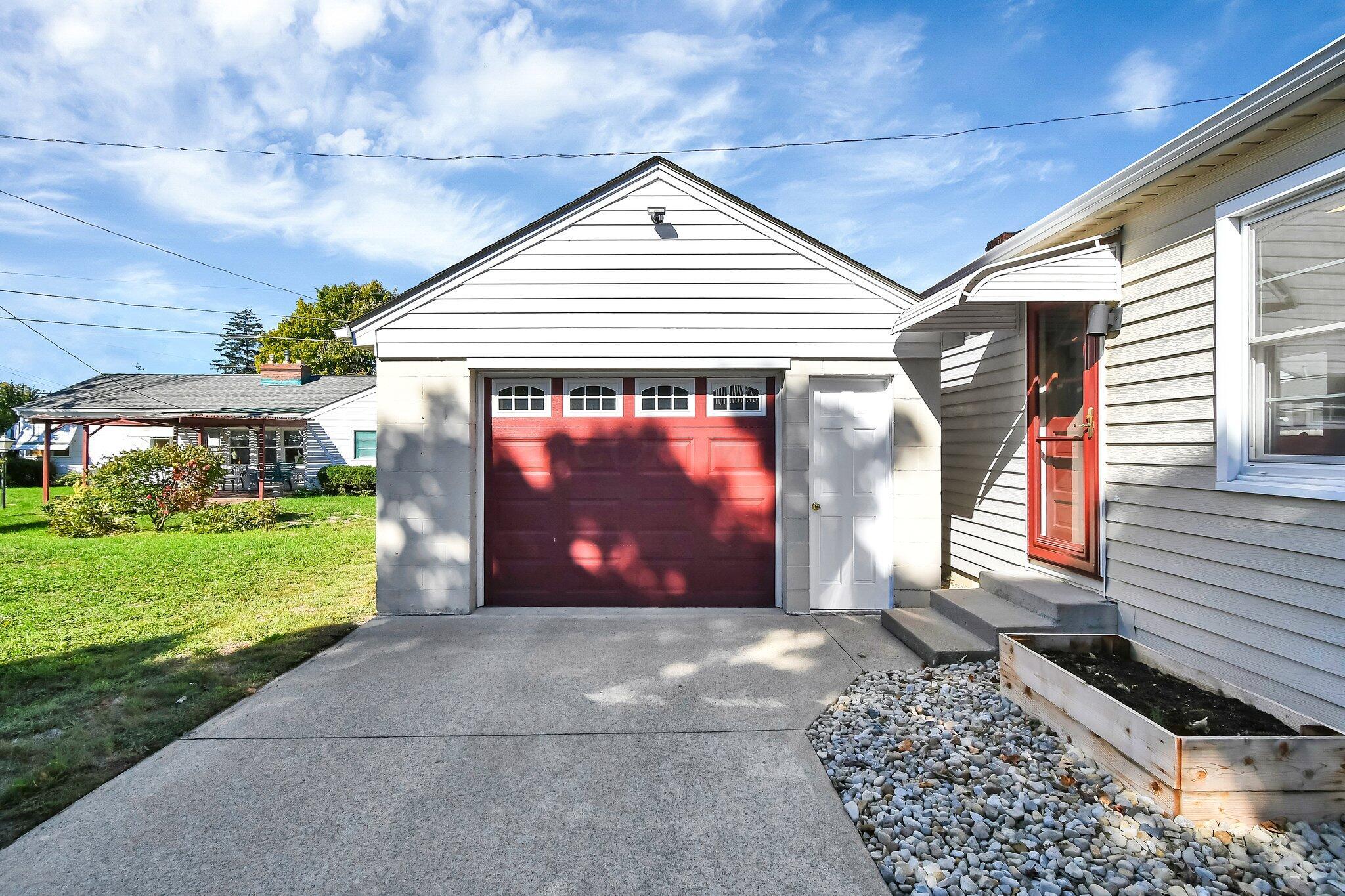 509 Springhollow Road Circleville, OH 43113 - Photo 21 of 26 Garage