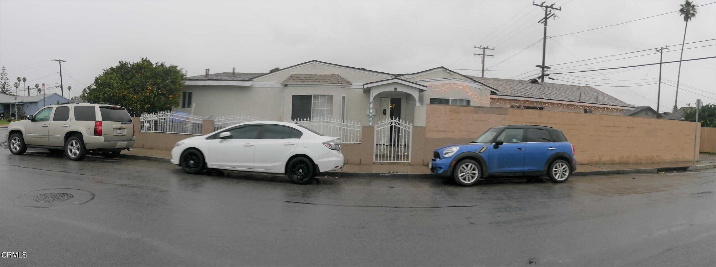 640 Tamarac Street Oxnard, CA 93033 - Photo 2 of 54 a view of a car in front of house