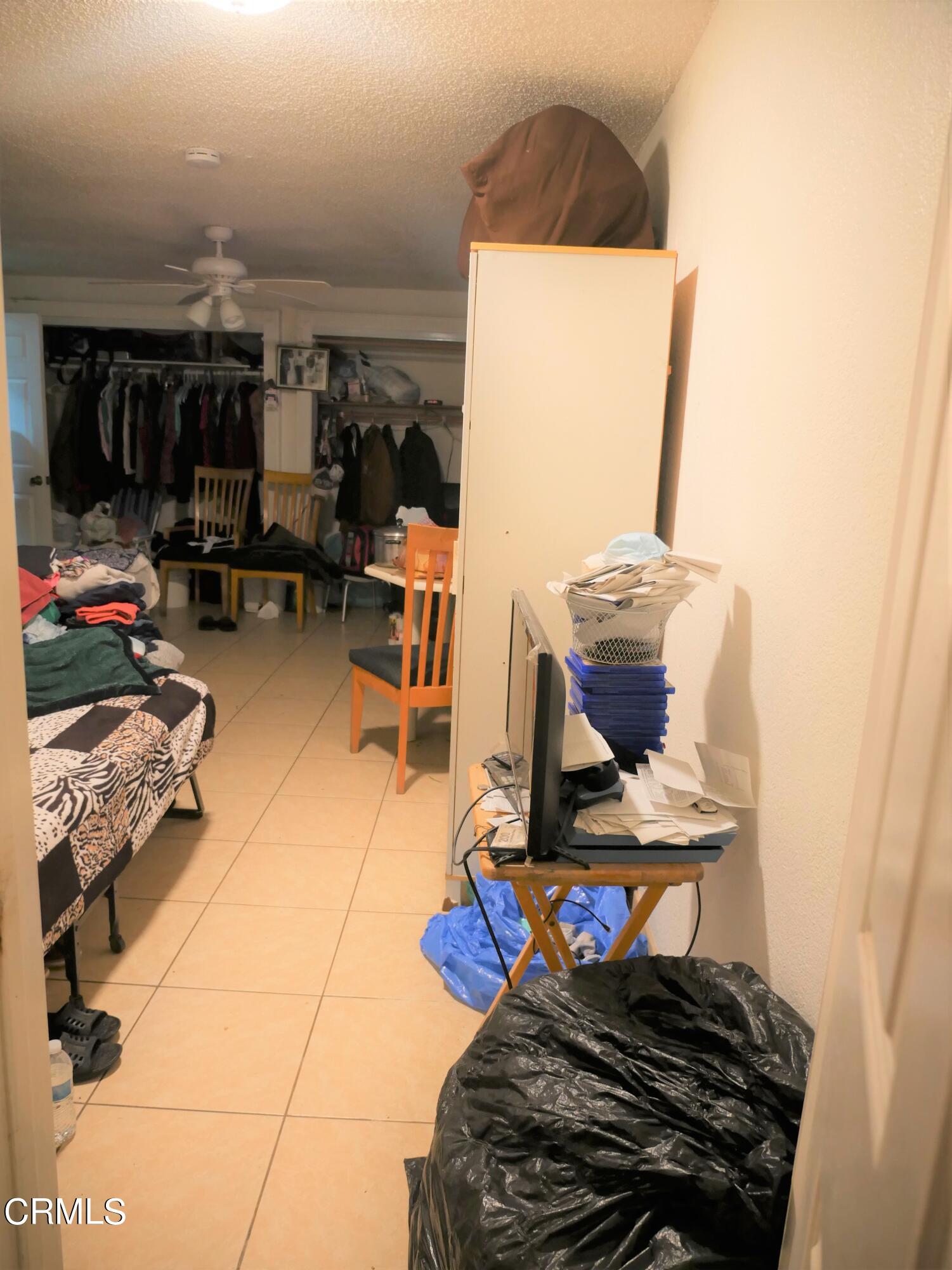 640 Tamarac Street Oxnard, CA 93033 - Photo 25 of 54 a living room with furniture and a window