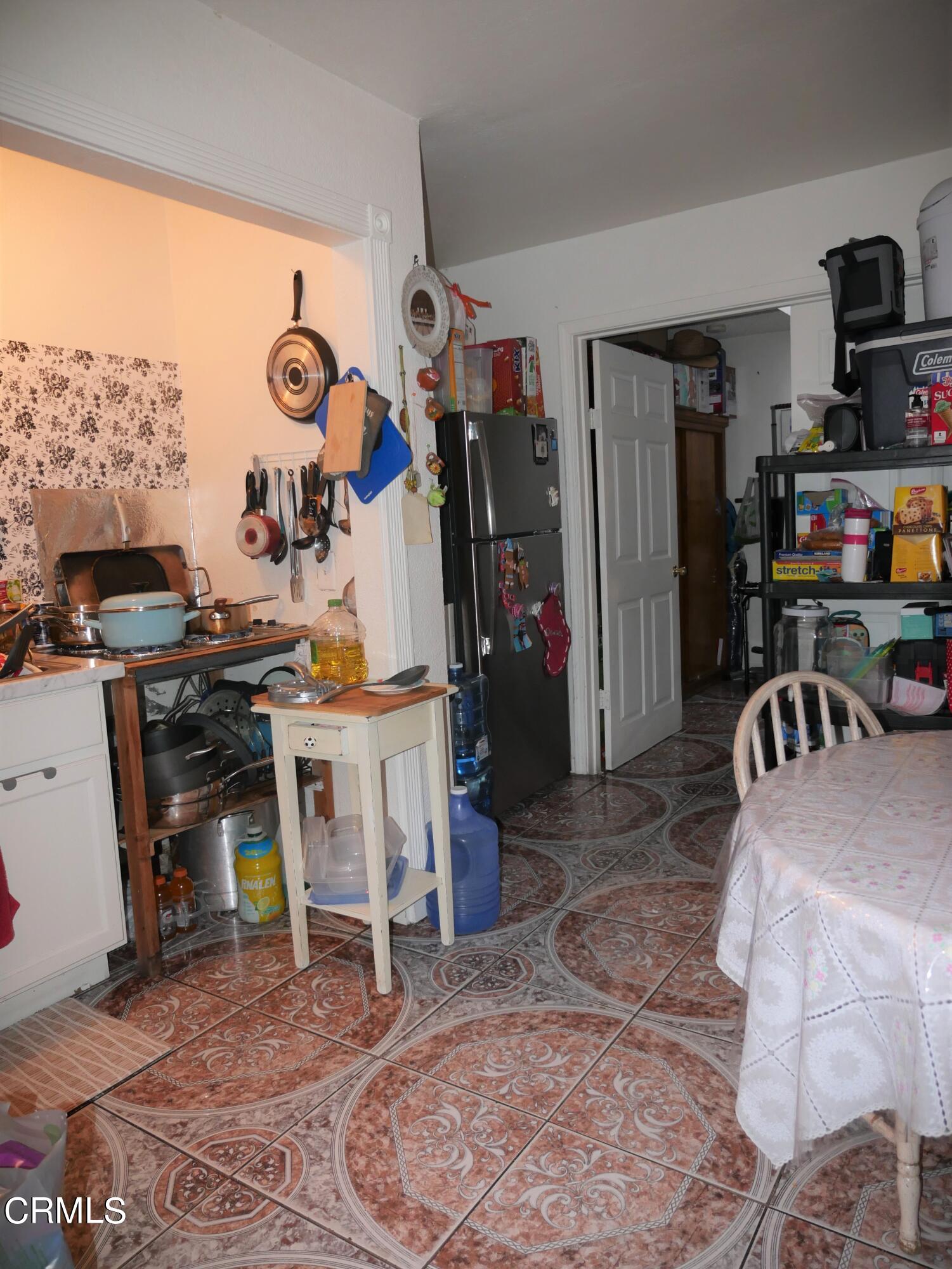 640 Tamarac Street Oxnard, CA 93033 - Photo 29 of 54 a view of a room with gym equipment