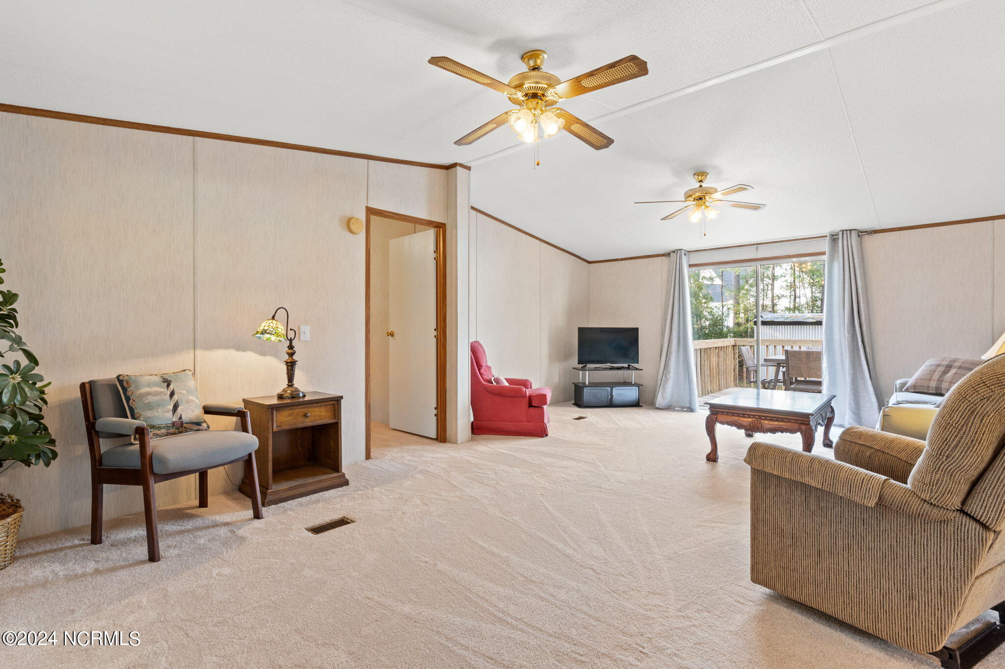 6323 Partridge Road Southwest Ocean Isle Beach, NC 28469 - Photo 22 of 45 Great Room 2