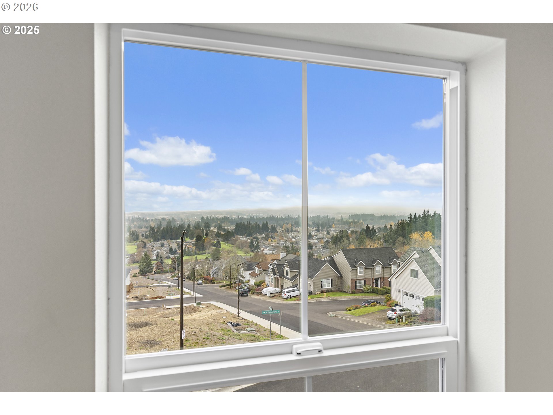 12171 Southwest Autumn View Street Tigard, OR 97224 - Photo 13 of 44
