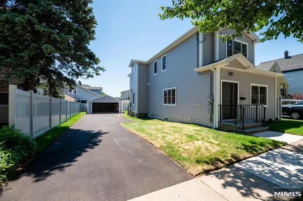 $999,900 | 496 Central Avenue, Carlstadt, NJ 07072